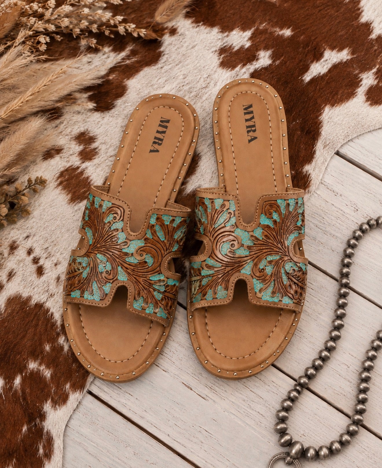 Myra Carmina Anne Sandal