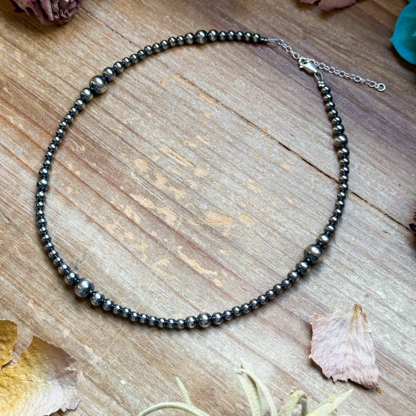 Graduated Sterling Silver pearls choker necklace